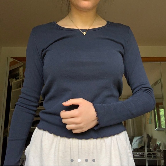 Brandy Melville long sleeve - Picture 2 of 4